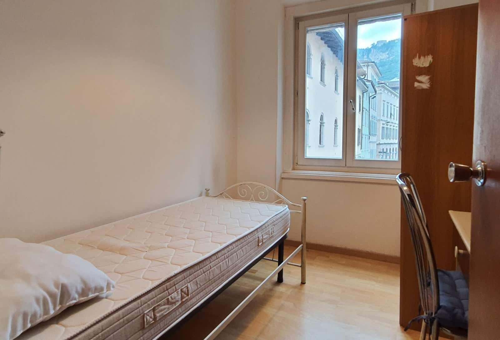 A11/S2 - Single Bed in Rooms in apartment in Centro Storico a Trento