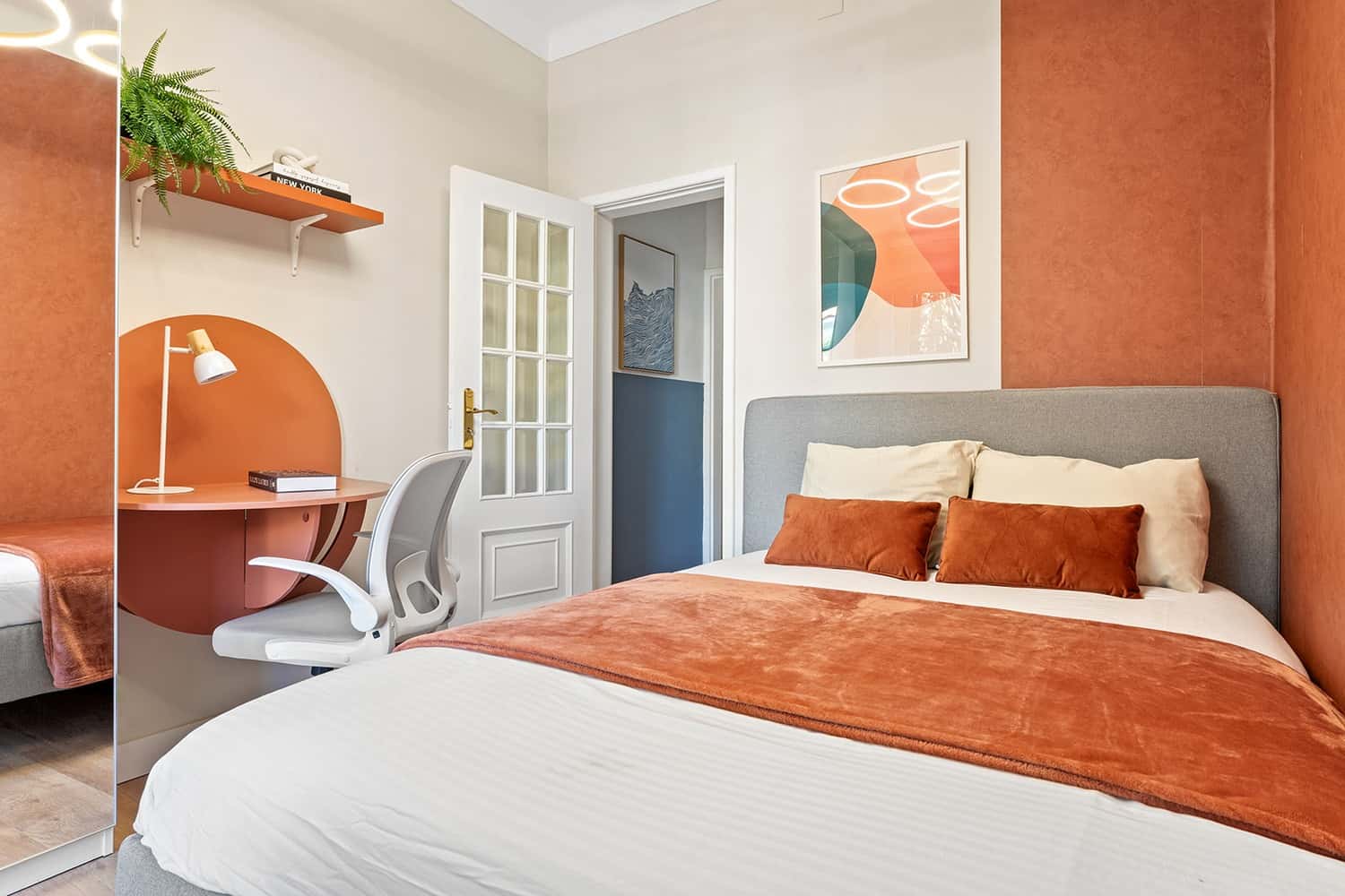 Room 1 - 89. Rua Afonso Lopes Vieira 47 2E