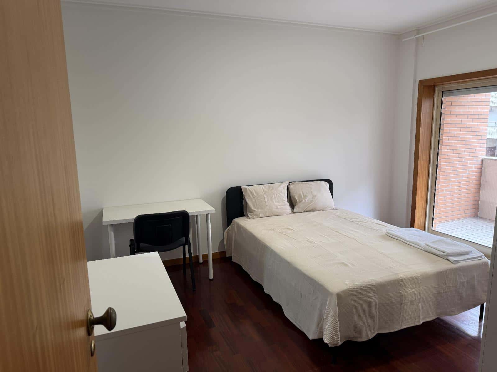 Quarto em Rua Doutor Aníbal Araújo Esmoriz, Braga