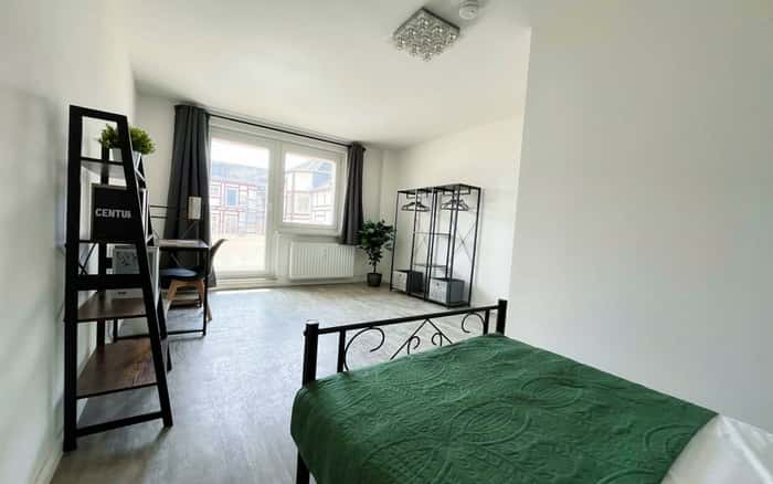 Listing photo thumbnail