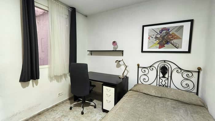 Listing photo thumbnail