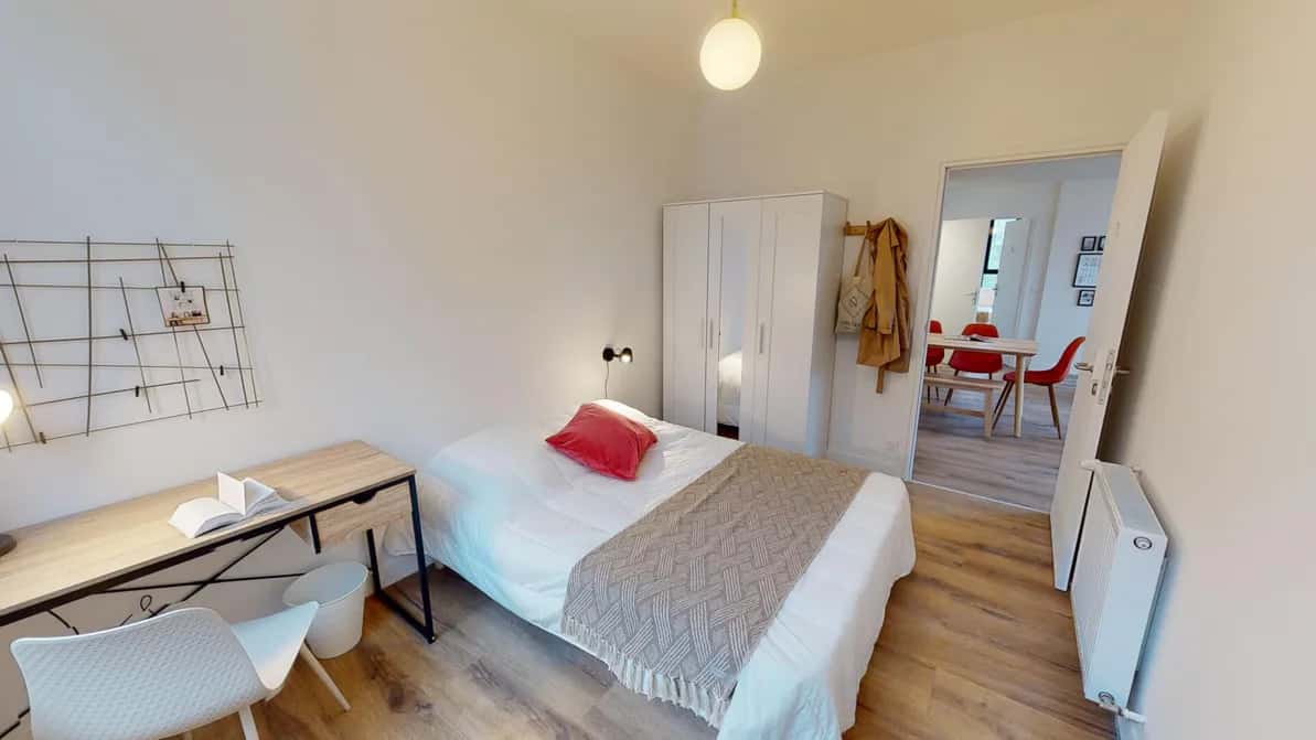 Room in Avenue Sainte-Anne, Asnières-sur-Seine for 222 m² with 11 bedrooms
