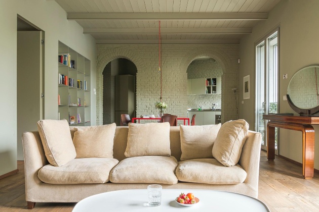 Listing photo thumbnail