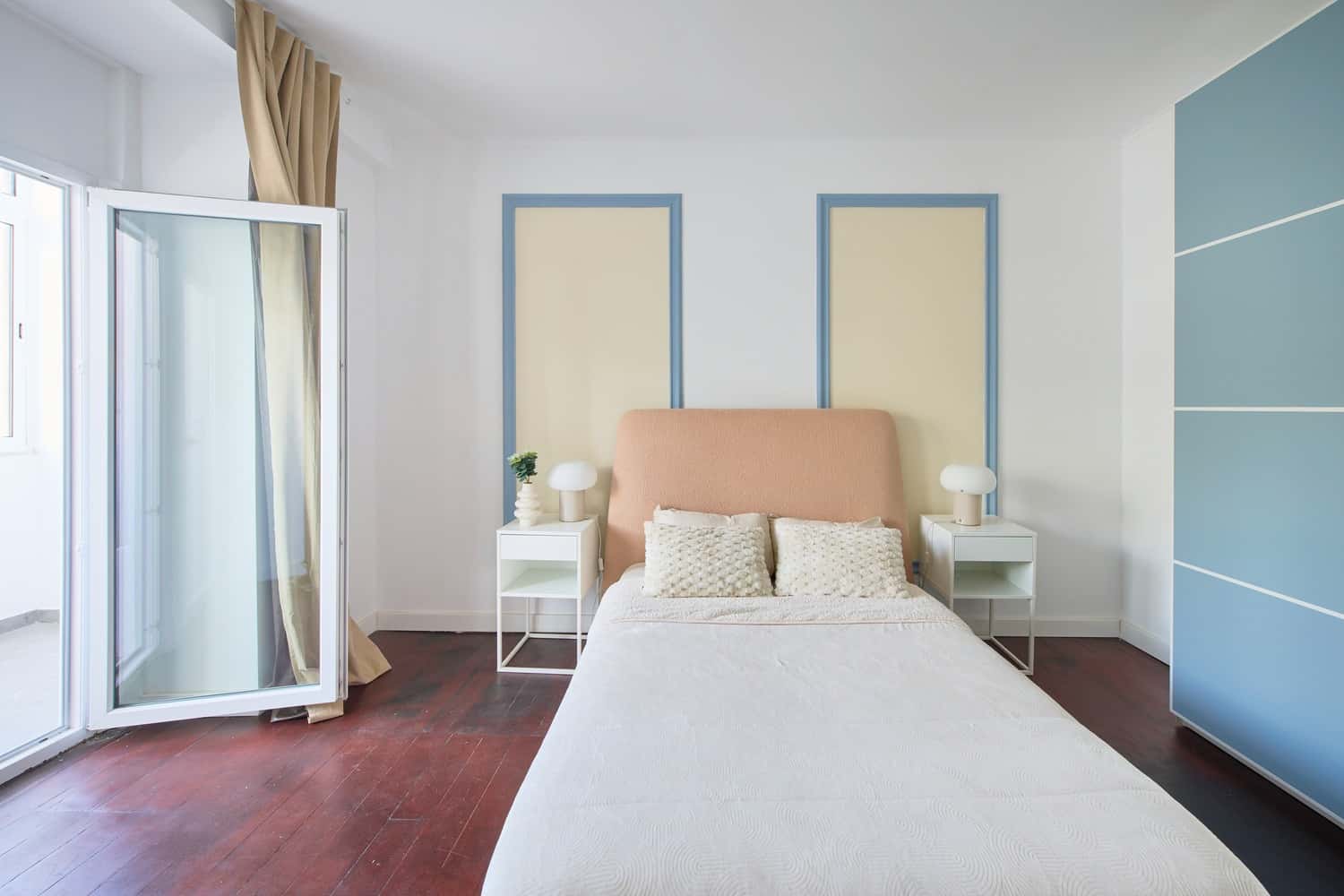 Room 7  - 88. R.Gomes Freire 191 3