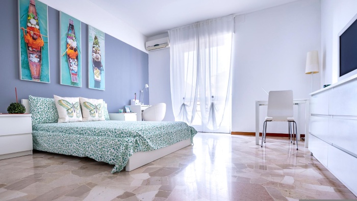 Listing photo thumbnail