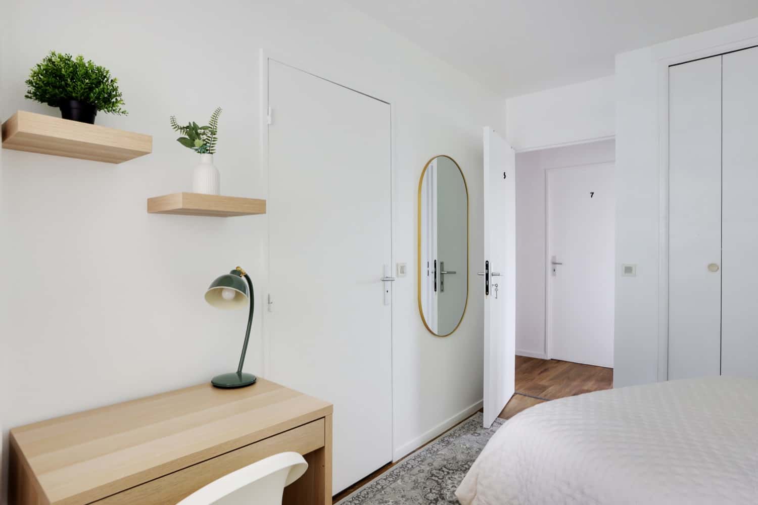 Move into this 13 m² cocoon with bathroom