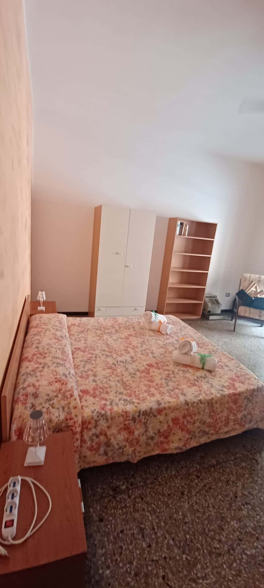 Room in Via Goffredo Mameli, Cagliari for 130 m² with 5 bedrooms