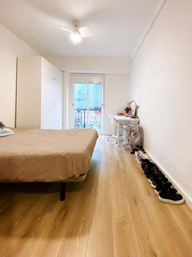 Habitación en piso de 6 habitaciones en Ciutat Vella