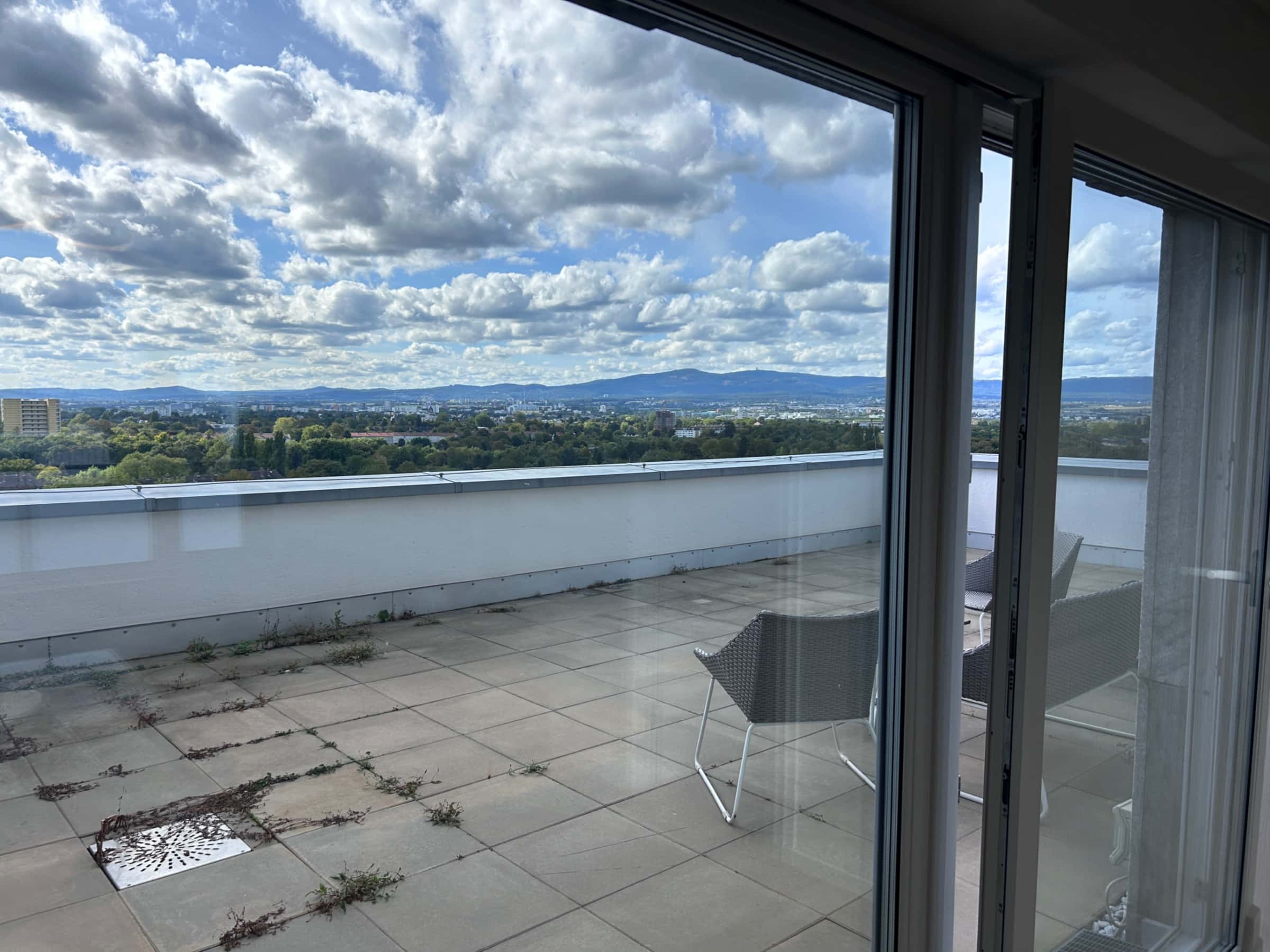 Möblierte 113 m² Wohnung mit 2 Schlafzimmern, ideal für Paare – Hunde erlaubt!