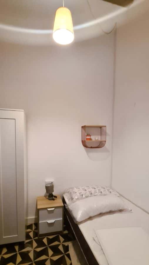 Habitación en piso de 6 habitaciones en Ciutat Vella