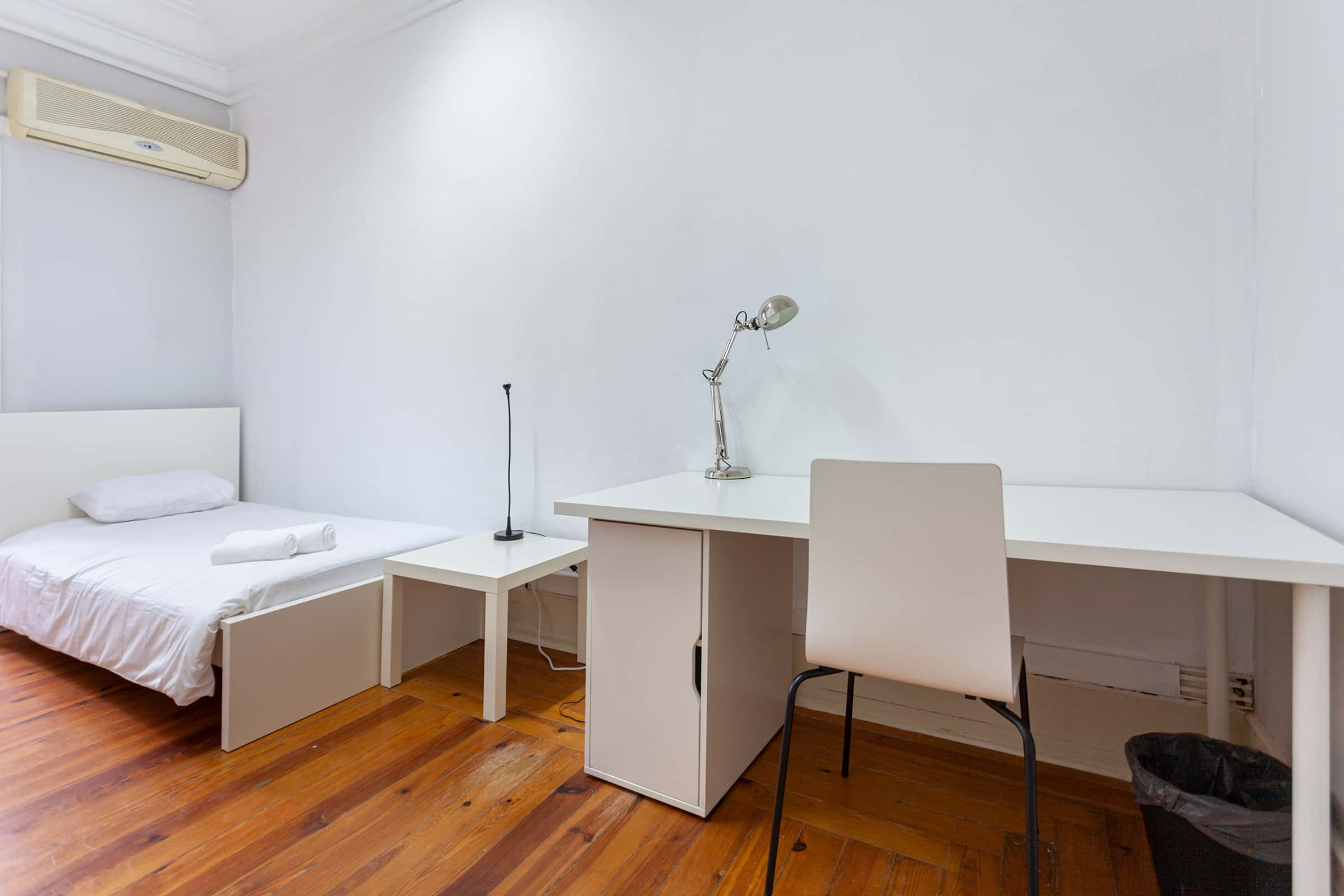 Avenida António Augusto de Aguiar (Students only)