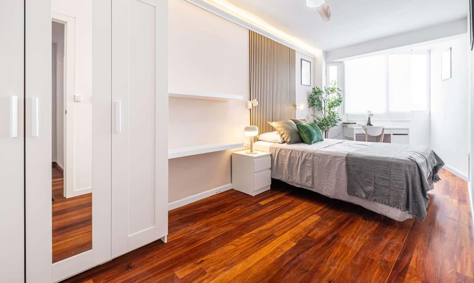 Double bed in Rooms for rent in Alicante