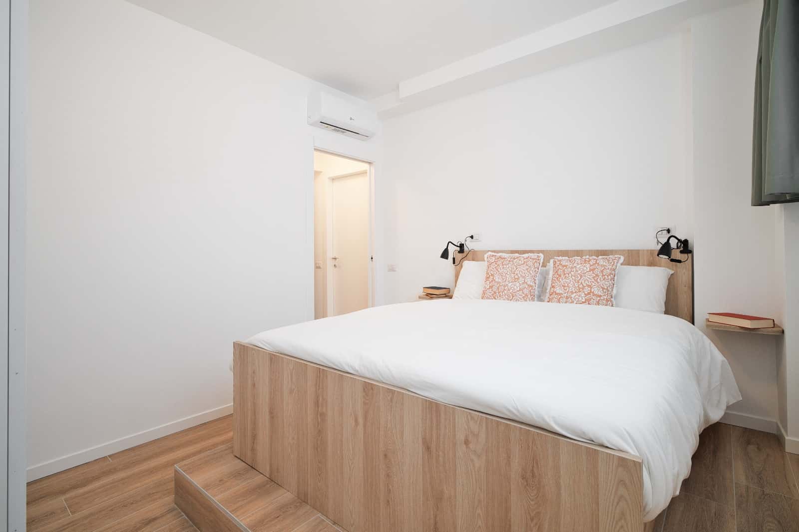 Apartment Milan, 1 bed — photo 2