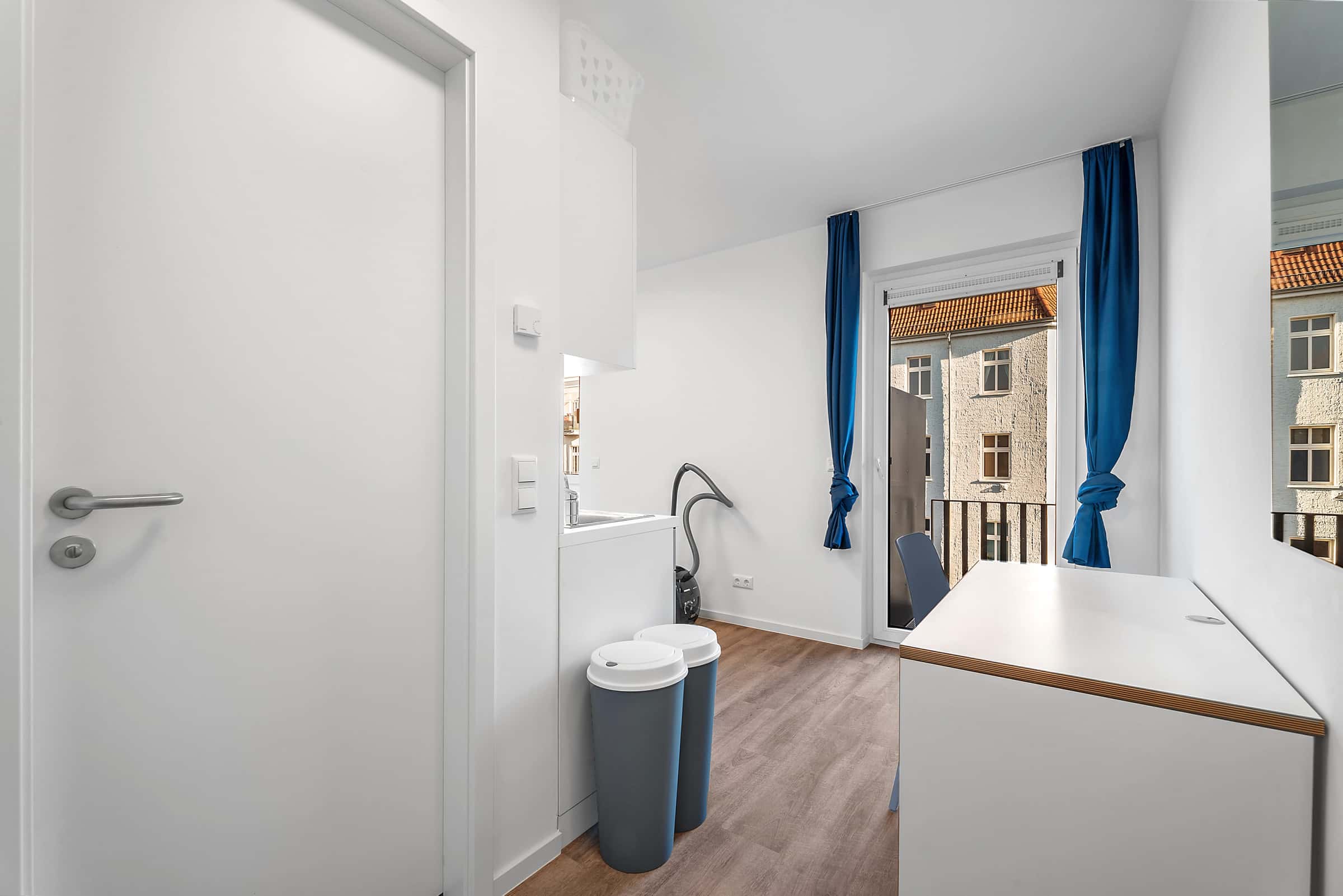 Fully furnished studio with balcony - Nearby HTW University