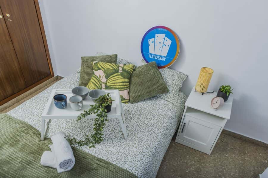 Habitación en piso de 7 habitaciones en Ciutat Jardi