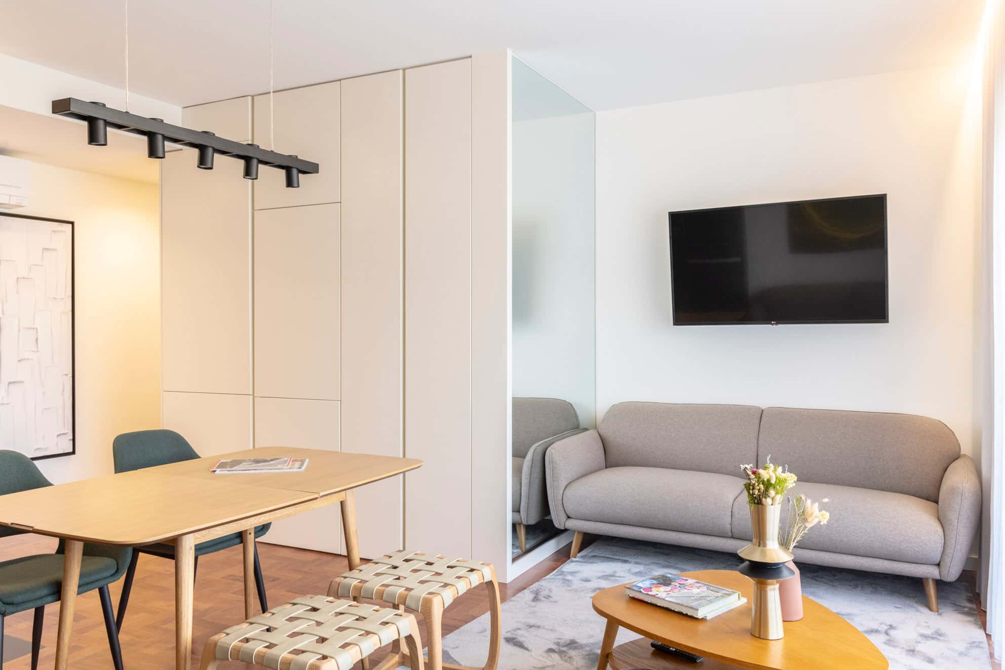 Moderno T2 com 74 m² nas prestigiadas Avenidas Novas — uma das zonas mais centrais, seguras e bem servidas de Lisboa