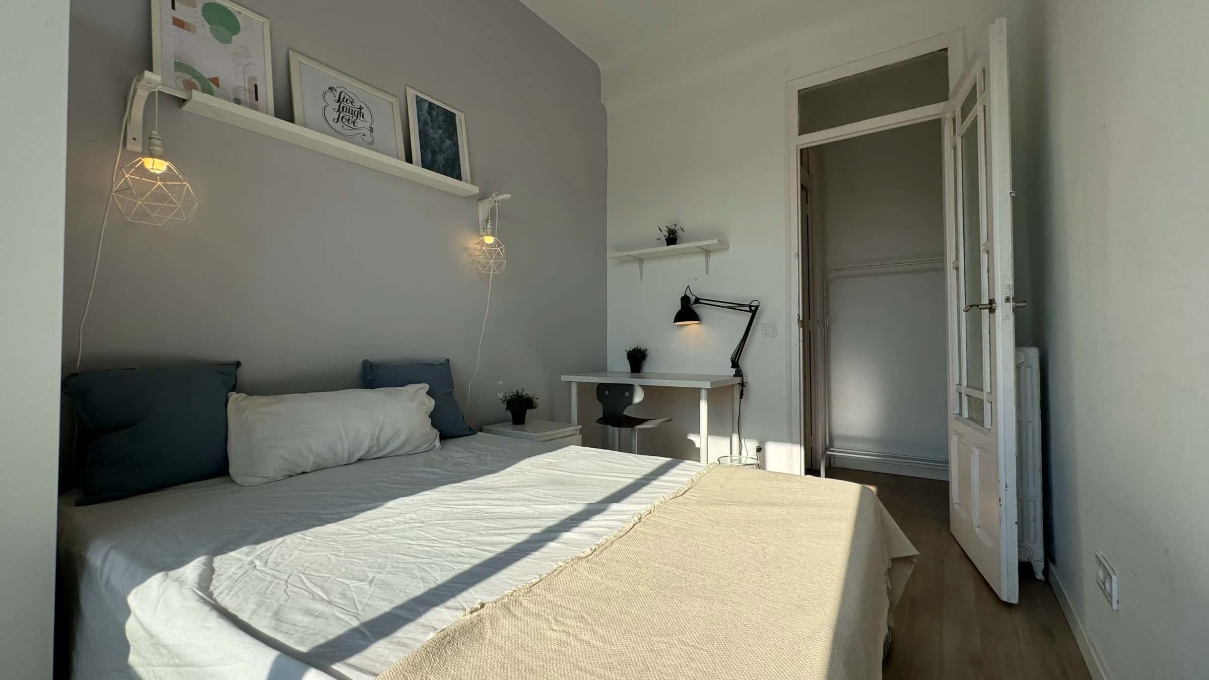 Stanza in Calle de Vallehermoso, Madrid di 100 m² con 5 camere