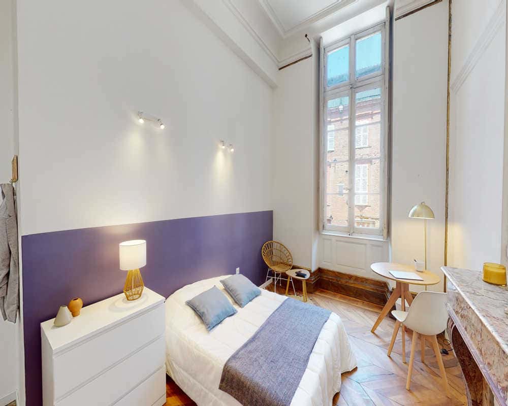 Chambre dans le rue Peyras