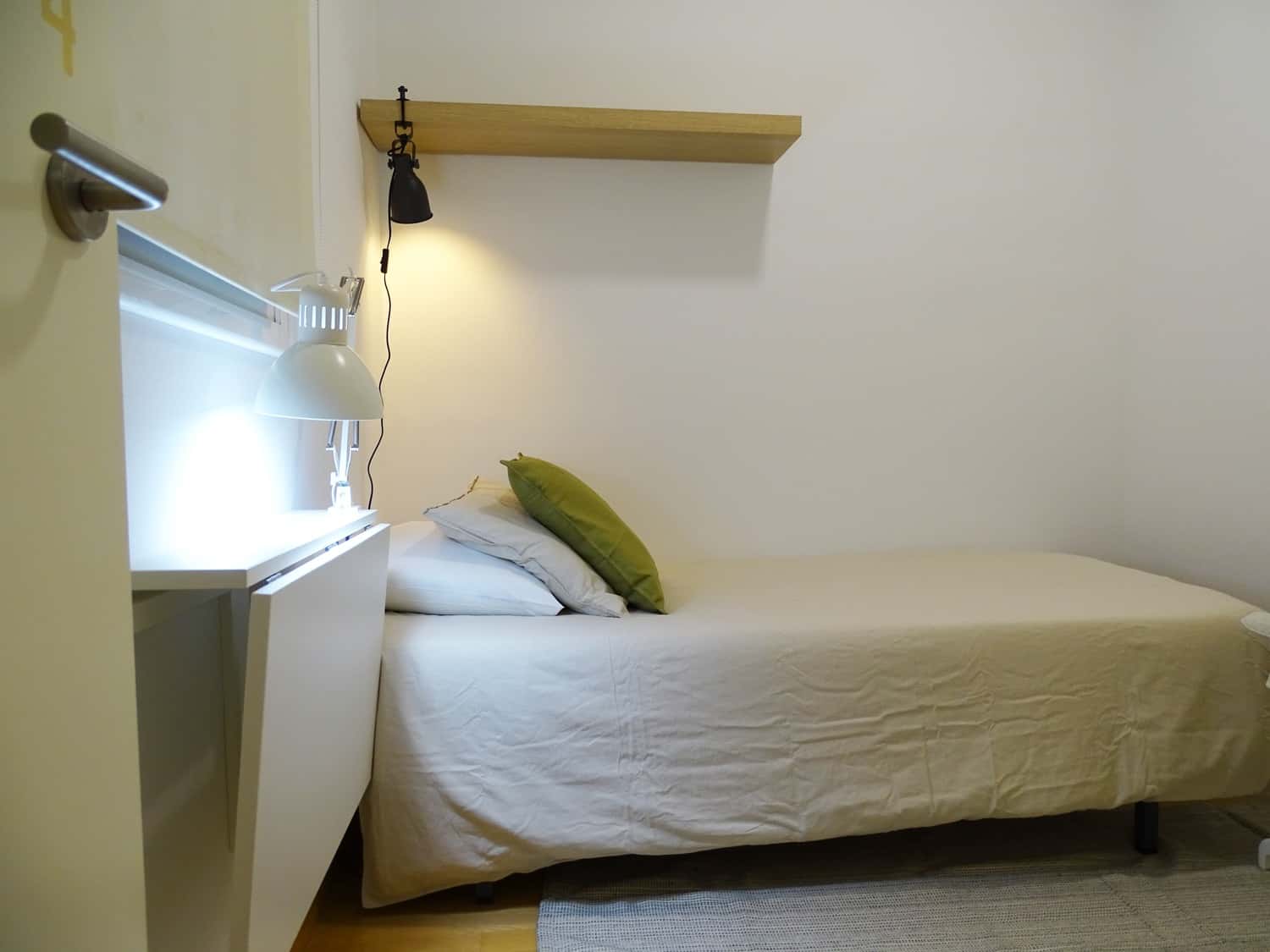 🌟 Quiet and Cozy Room in Vibrant Barcelona! 🌟 (P3-H4)