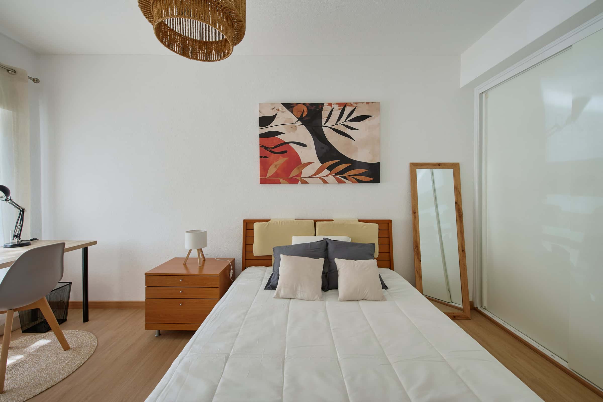 T8#R2 - Cozy bedroom in Telheiras