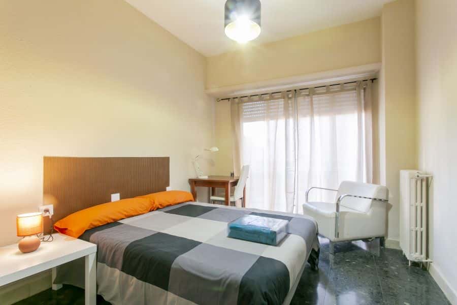 Habitación en piso de 5 habitaciones en Sant Francesc