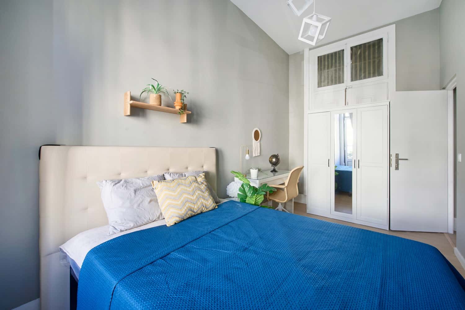 Room 1 - 92. Largo Vitorino Damasio 2 1E