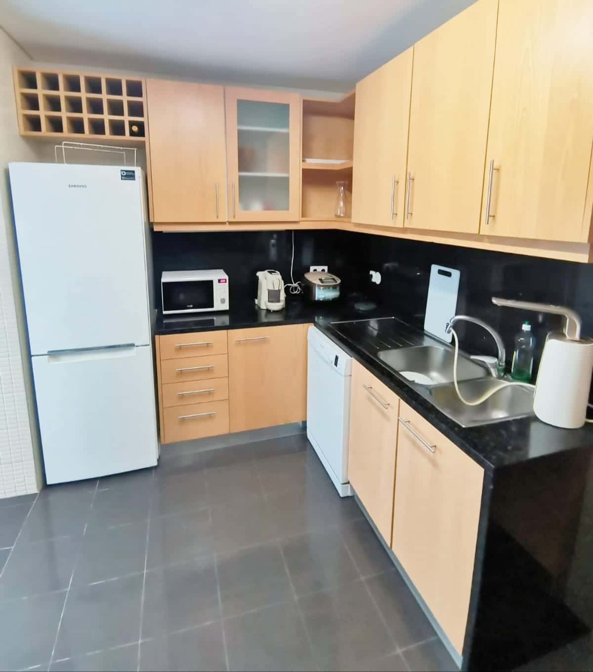 Spacious Room with desk in Lisboa