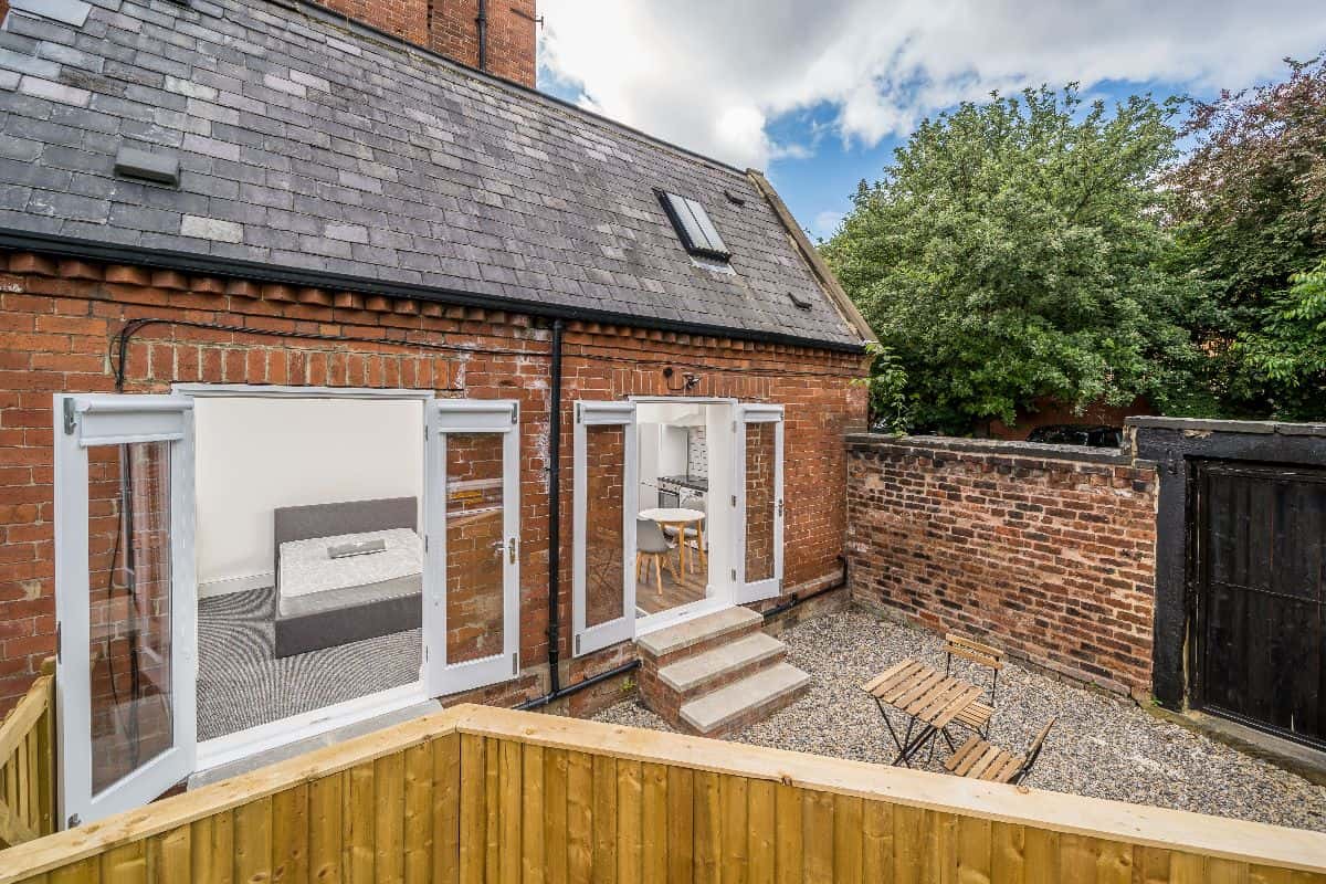 Apartment in 16 Clarendon Rd, Woodhouse, Leeds LS2 9NN, UK
