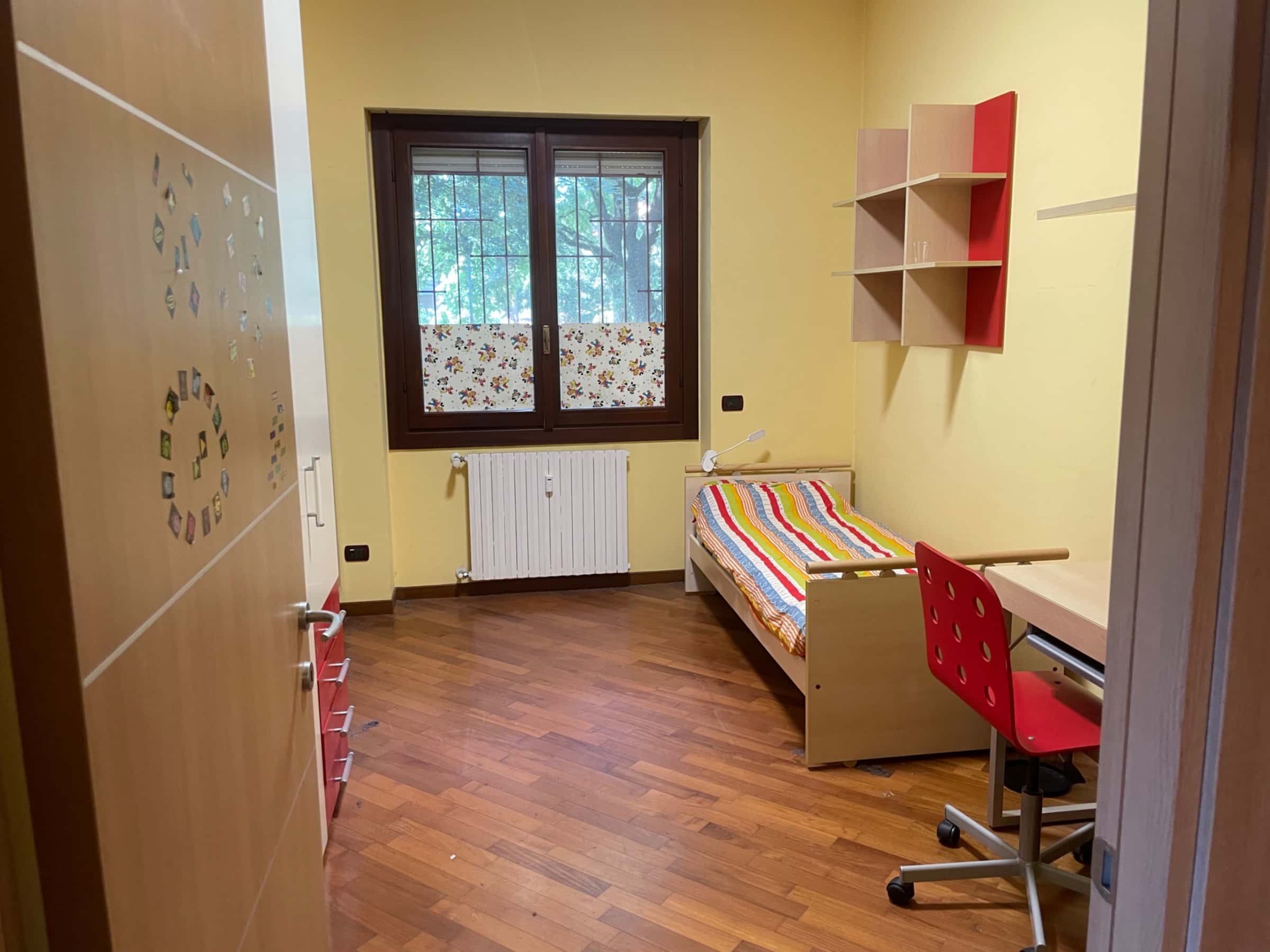 Single room Cassina De' Pecchi, 1 bed — photo 1