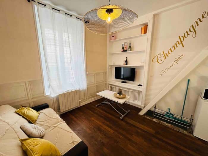 Listing photo thumbnail