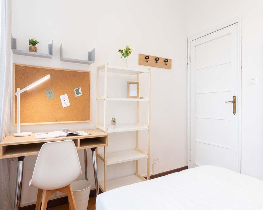 Stanza in Via Giulio Ceradini