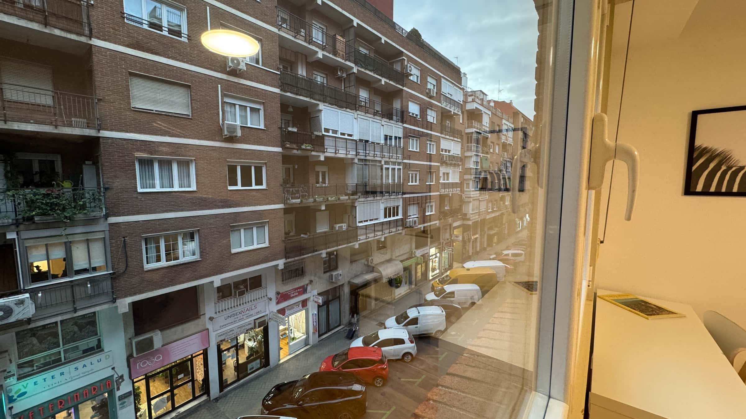 Zimmer in Calle del General Margallo, Madrid für 100 m² mit 5 Schlafzimmer