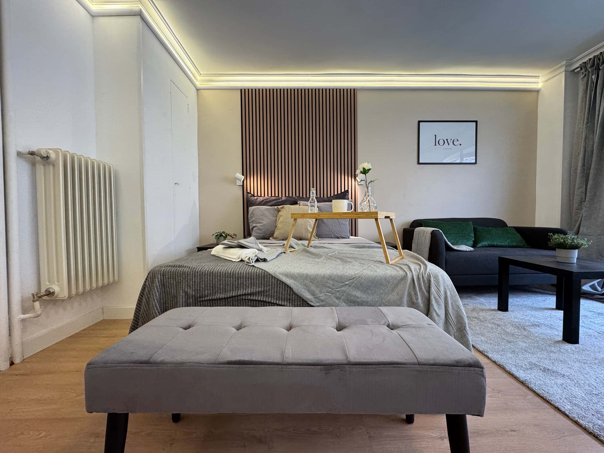 Zimmer in Plaza Villafranca de los Barros, Madrid für 100 m² mit 5 Schlafzimmer