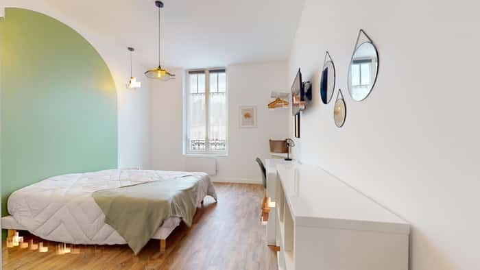 Listing photo thumbnail