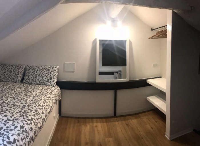 Listing photo thumbnail