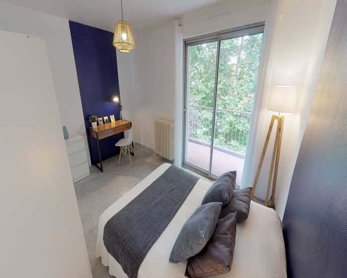 Listing photo thumbnail