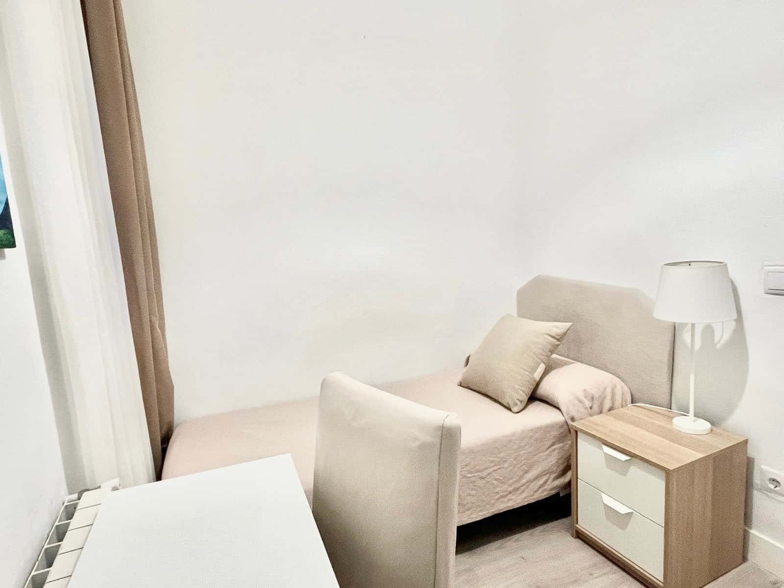 Habitación en Calle de Benito Gutiérrez, Madrid