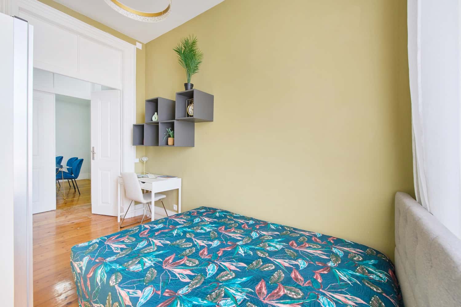 Room 9 - 94. Largo Vitorino Damasio 2 2E
