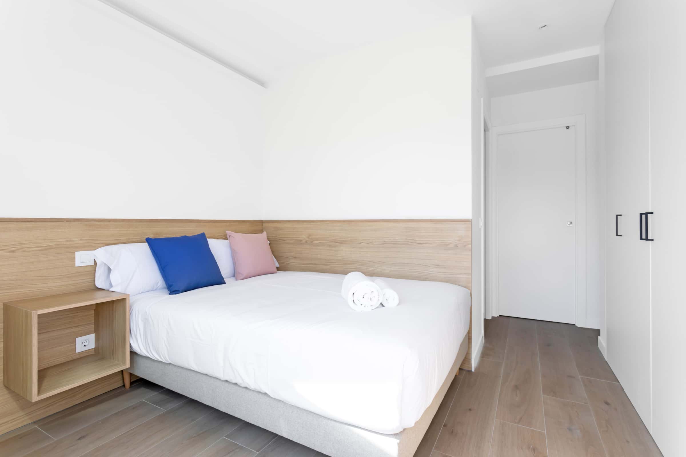 Double room with terrace  with private bathroom for individual use