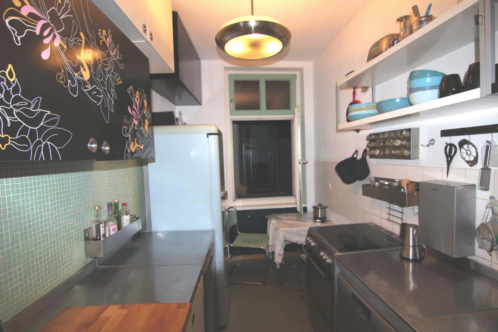 Room in Senefelderstraße, Berlin for 90 m² with 3 bedrooms - Photo 4
