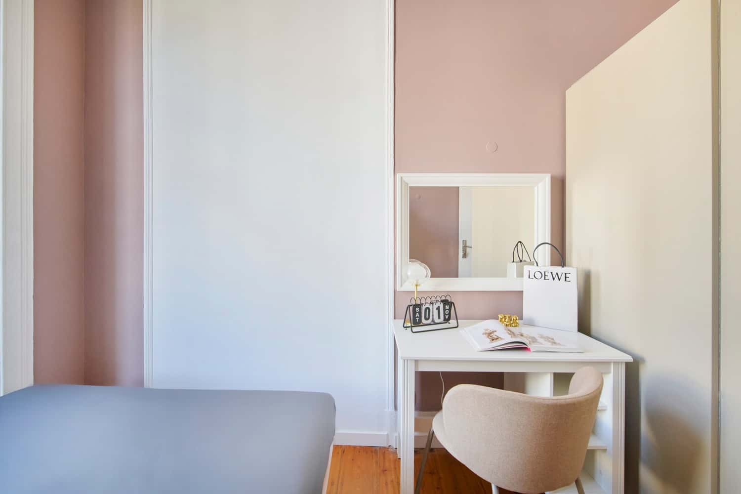 Room 2 - 96. Largo Vitorino Damasio 2 3E