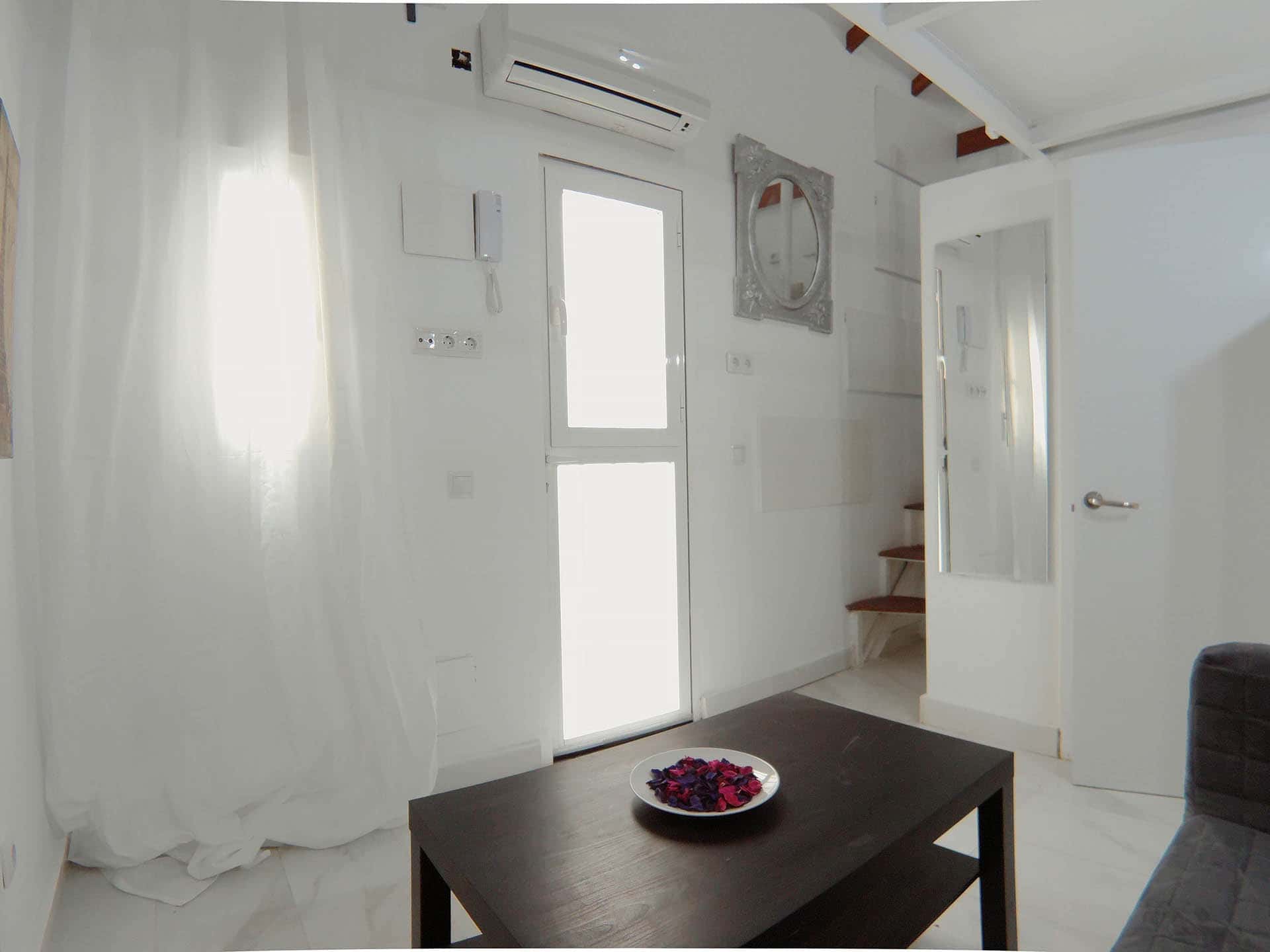 Room Calle Almendrales