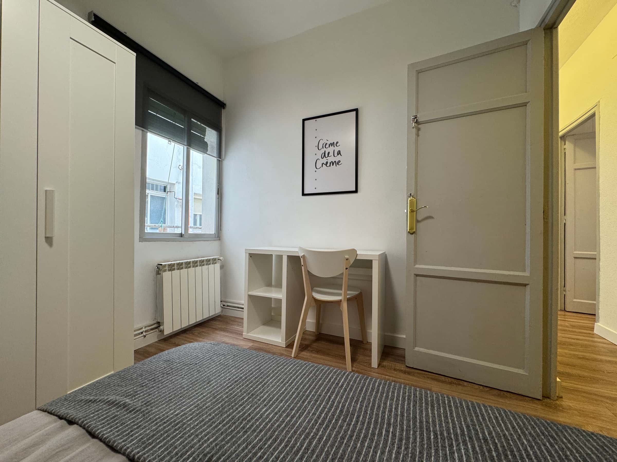 Chambre dans Calle de los Abades, Madrid pour 100 m² avec 5 chambres