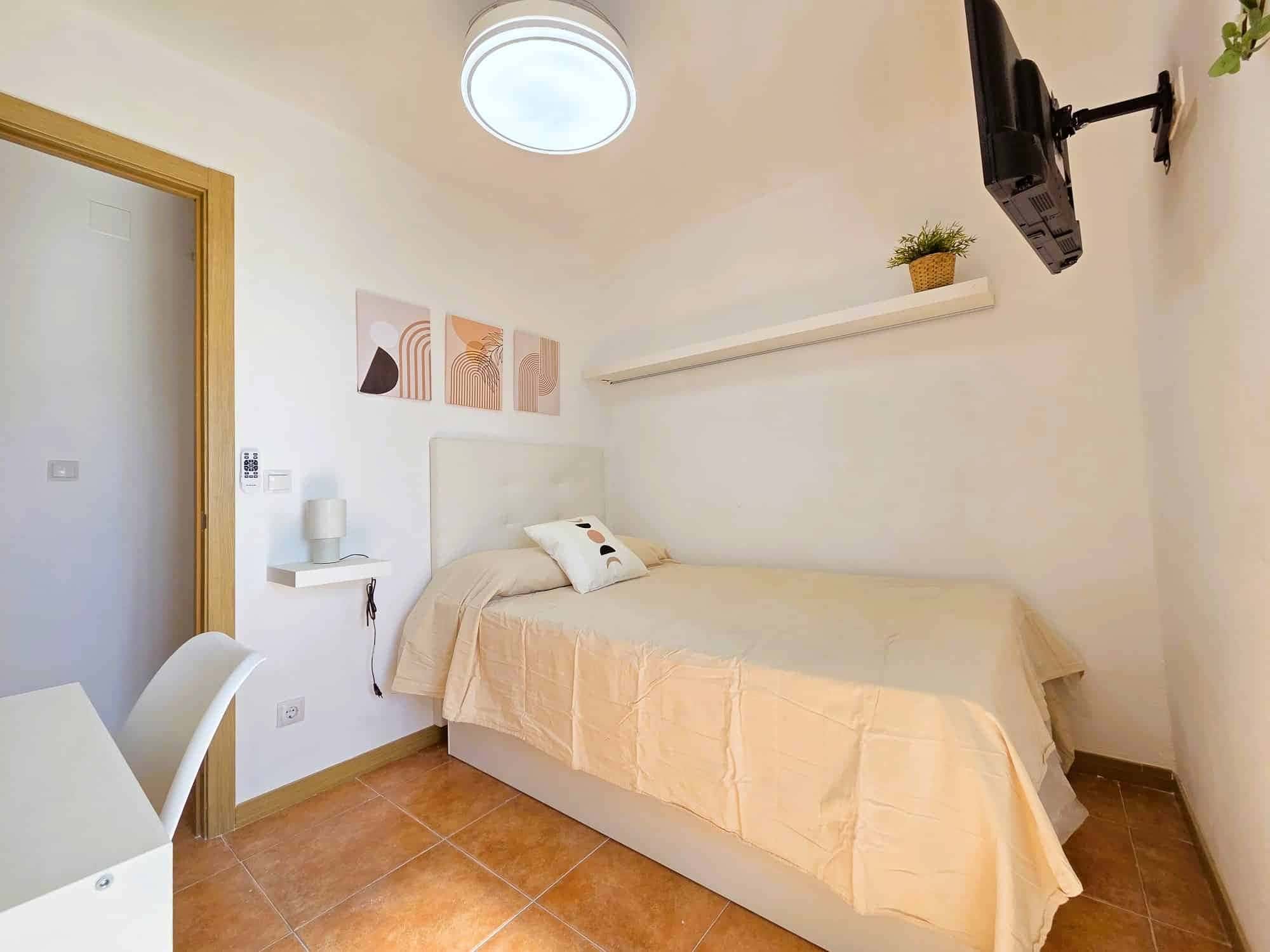 Habitacion privada en Vélez Málaga , Madrid