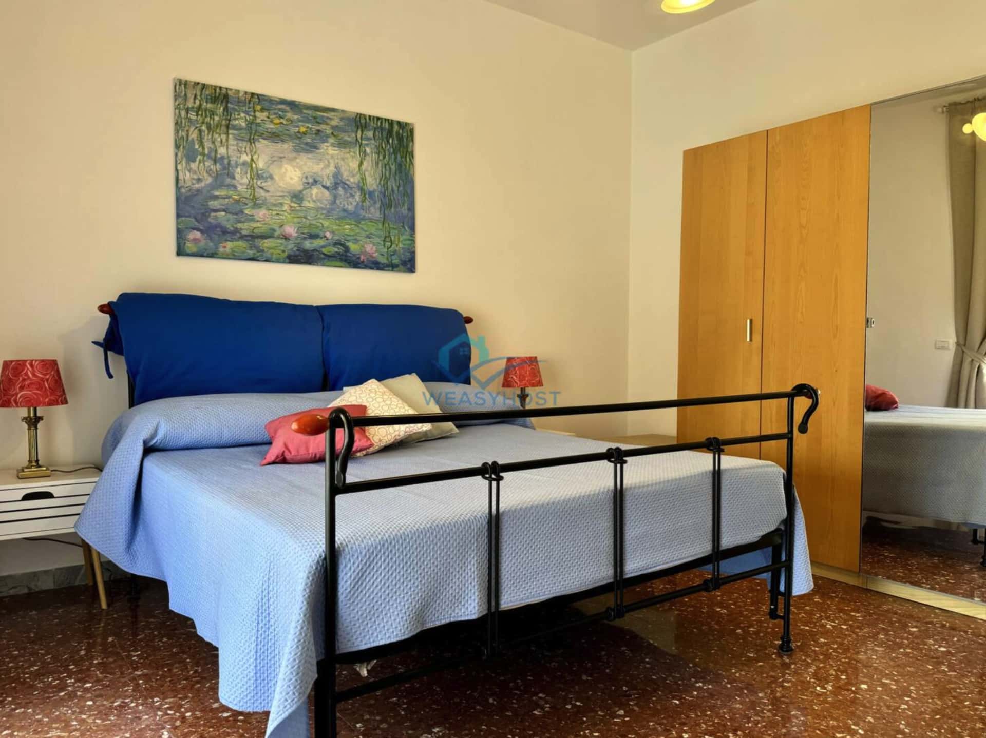 077 - Anassimandro - Typical Grandma's Roman Apartment