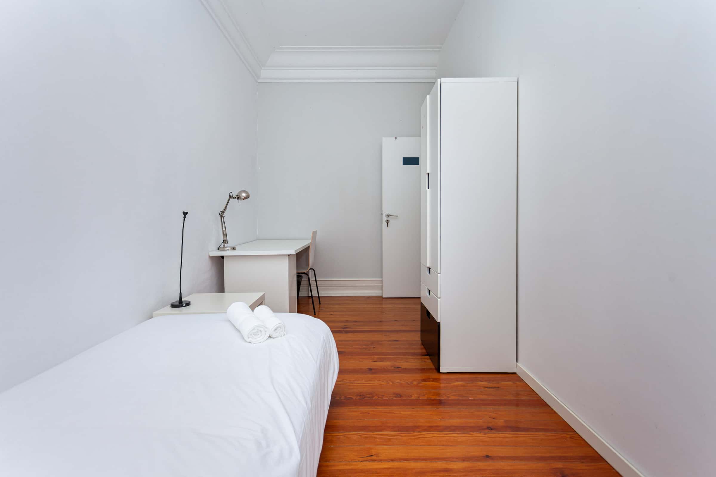 Avenida António Augusto de Aguiar (Students only)