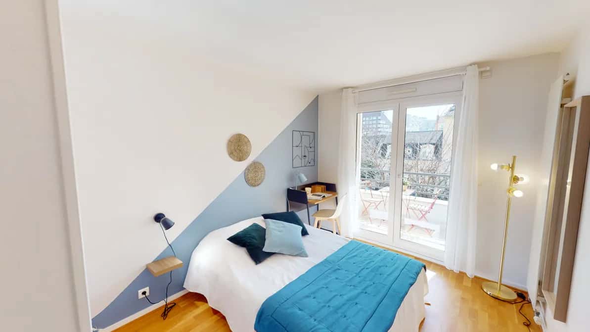 Room in Rue Pierre Lhomme, Courbevoie for 89 m² with 4 bedrooms