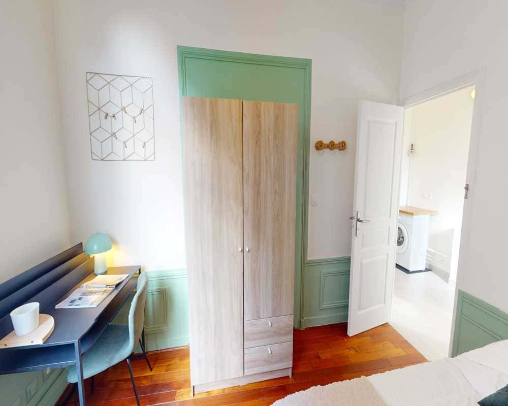 Chambre dans le Rue Roberval