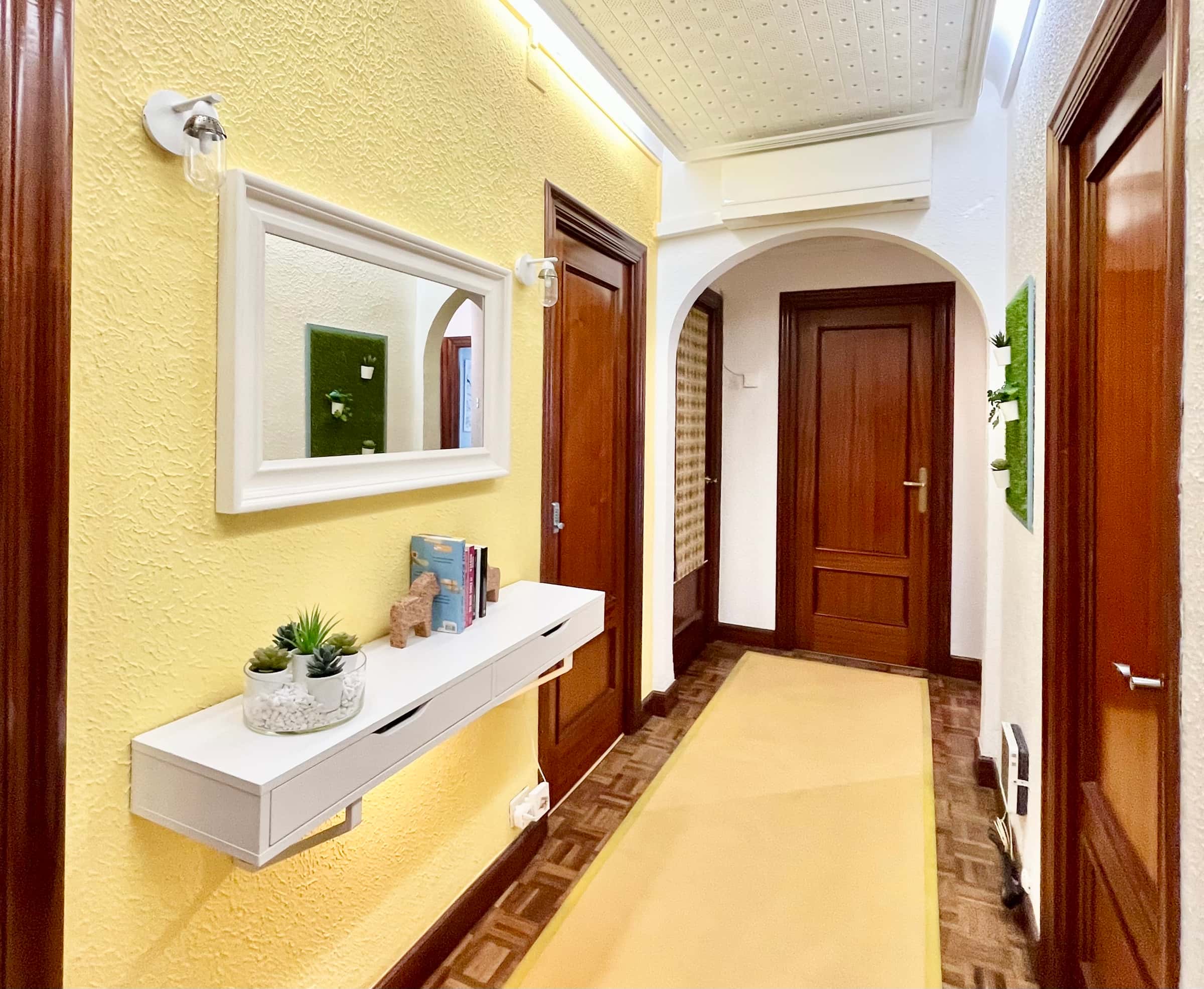 Habitación amplia y luminosa.,Huertas 4.