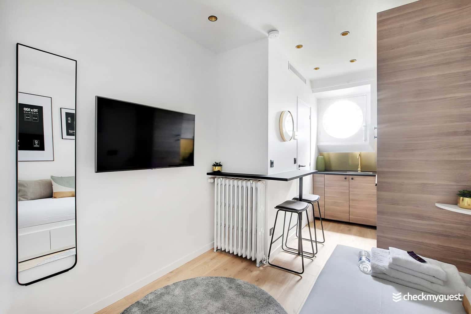 Studette **CLIM & Vue Tour Eiffel** / Victor Hugo 1- BAIL MOBILITE